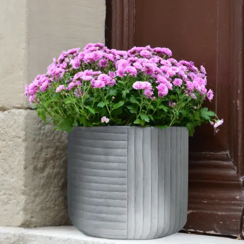 Planter “Reading”, 32x32x30 cm